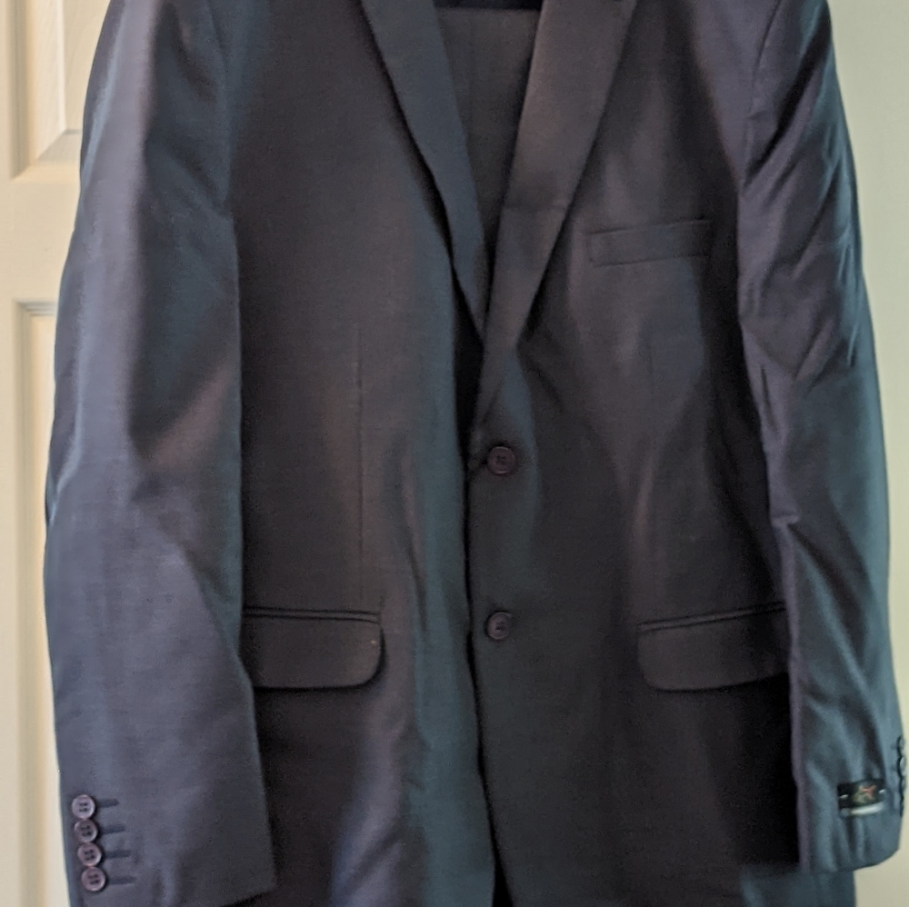 NWT GREG NORMAN SUIT 46R